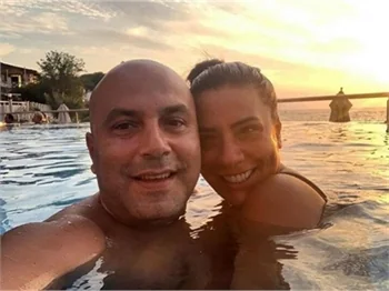 Ünlü şarkıcı boşanıyor!