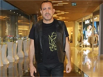 Mütevazi şarkıcı Haluk Levent!