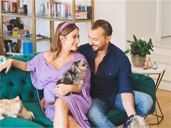 Hazal Kaya anne oldu!