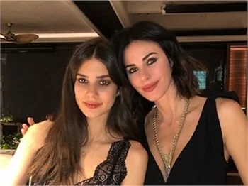 Defne Samyeli'den kızı için duygusal mesaj!