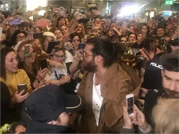 Can Yaman, Madrid'i de karıştırdı! Tam 2 bin kişi...