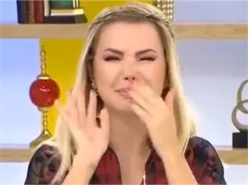 Ece Erken gözyaşlarını tutamadı: "Yaşadığım en zor dakikalar..."