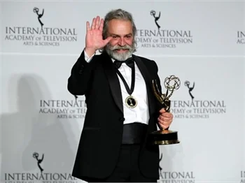 Ve Emmy, Haluk Bilginer'in...