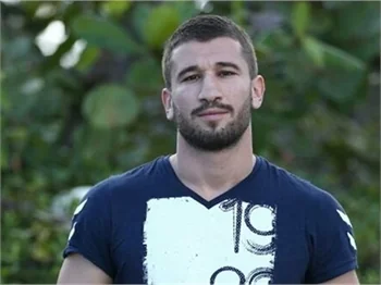 Survivor Adem polis memurunu darp etti!