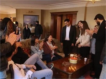 Burcu Özberk'e 'Afili Aşk' setinde sürpriz!