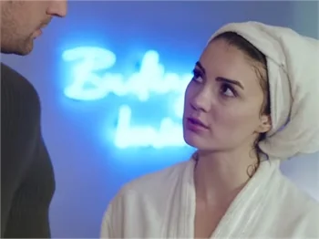 Afili Aşk'ta bornozlu sahne olay oldu!