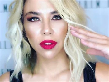 Yeşim Ceren Bozoğlu: "Dönüşmeye devam ediyorum!"
