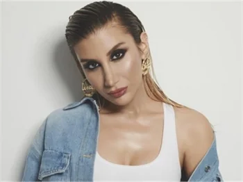 İrem Derici "Kucağına mı oturayım?"
