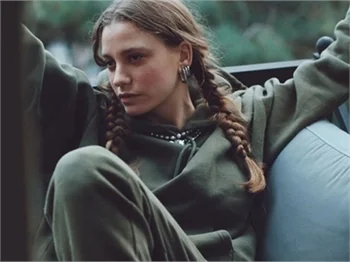 Serenay Sarıkaya'nın acelesi var!