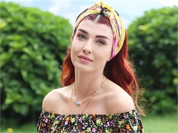 Aslıhan Güner sesiyle dinleyenleri büyüledi!