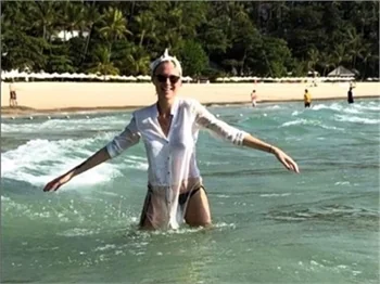 Derin Mermerci boşandıktan sonra soluğu Phuket’te aldı!