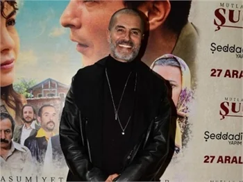 “Şuursuz Aşk”ın galasına Ebru Şahin damga vurdu!