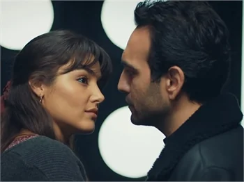 'Azize'de aşk bacayı sarıyor! Azize ne yapacak?