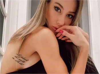 Şeyma Subaşı sosyal medyayı karıştırdı! Sütyen var mı yok mu?