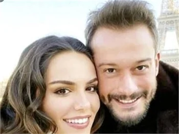 Aşklarını sosyal medyada ilan ettiler!