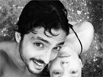 Taner Ölmez ve Ece Çeşmioğlu'nun romantik tatili!