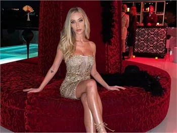 10 dolara çıplak fotoğraf yollayan modeli üzen karar!