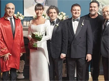 Düğüne ünlü akını! Sıla ve Hazer Amani evlendi!