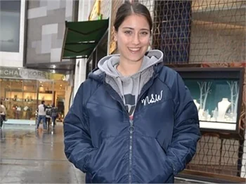 Hazal Kaya: "Reklam teklifleri alıyoruz!"