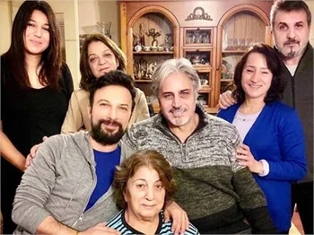 Tarkan'ın annesi kardeşleri bir araya getirdi!
