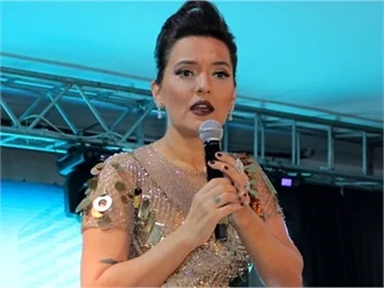 Demet Akalın: "Uyuyan dostların canı sağolsun!"