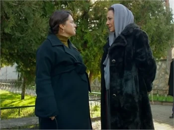 'Hercai'de büyük tehdit! Zehra ve Azize karşı karşıya!