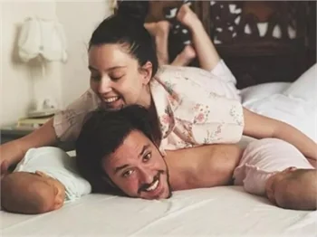 Pelin Akil nazardan korkmuyor mu?