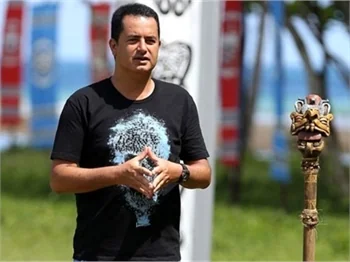 Acun Ilıcalı açıkladı! Ünlü futbolcu Survivor'da!