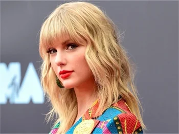 Taylor Swift: "Kuluçka makinelerinden fazlasıyız..."