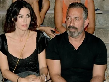 Defne Samyeli o fotoğrafları sildi!