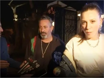 Cem Yılmaz'dan muhabirlere koronavirüs uyarısı: "Biraz uzak duralım!"