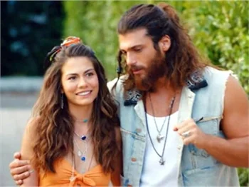 Can Yaman'dan Demet Özdemir'e yorum!