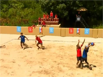 Survivor'da yarışmacılar birbirine girdi!