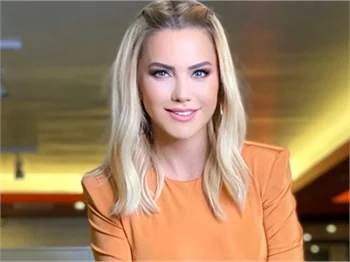 Ece Erken sosyal medyaya ara verdi!