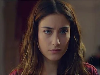 Hazal Kaya: "Youtube'dan öğrendim!"
