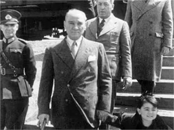 Ünlü isimlerin 19 Mayıs mesajları!