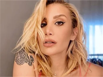 İrem Derici: "Süt anne gibi gezdim..."