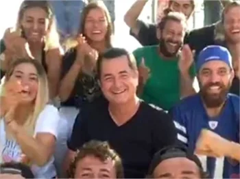Acun Ilıcalı dünya rekoru kırdı!