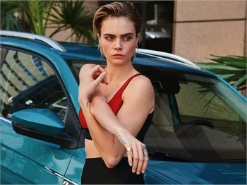 Cara Delevingne panseksüel olduğunu açıkladı!