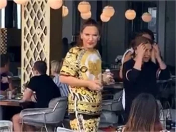 'Geçinemeyen' Demet Akalın şimdi de lüks restoran açtı!