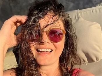 Nurgül Yeşilçay'dan yeni paylaşım! "Denize girmek sevaptır!"