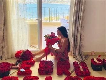 Ebru Polat'ı şaşırtan kutlama!