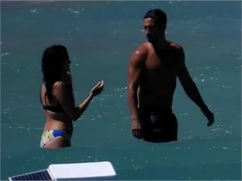 Özge Özpirinçci-Burak Yamantürk, Çeşme tatilinde