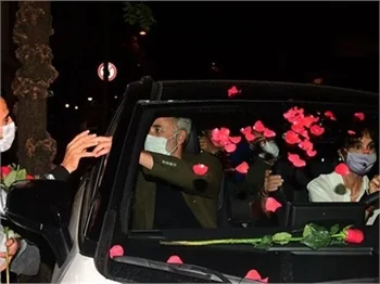Mehmet Aslantuğ ve Arzum Onan polis çevirmesine takıldı