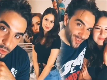 İsmail YK, Dilara isimli hayranıyla aşk yaşadığını duyurdu!