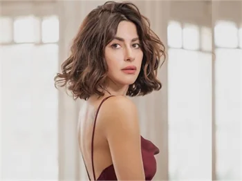 Nesrin Cavadzade’den Yasak Elma göndermesi!