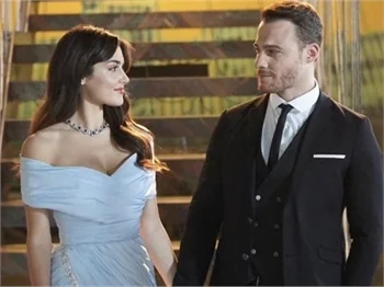 Hande Erçel, Kerem Bürsin'le aşk iddialarına bakın ne dedi?