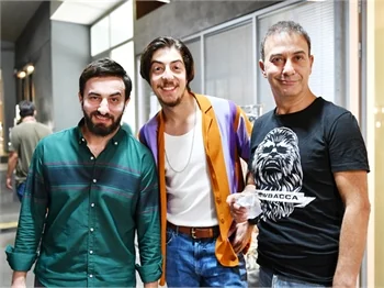 Kayınbirader Mithat'ın çifte enişte coşkusu!
