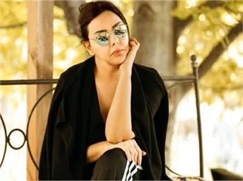 Ebru Gündeş babasını sessiz sedasız defnetti!