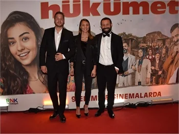 Pandeminin ilk galasını 'Aile Hükümeti' gerçekleştirdi!